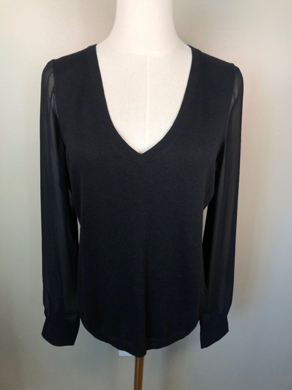 NWT Banana Republic Silk Blend V Neck Black Sweater w/ Sheer Sleeves Size M